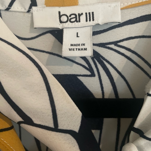 Bar III Womens Blouse V Neck Floral Size L - Picture 4 of 5